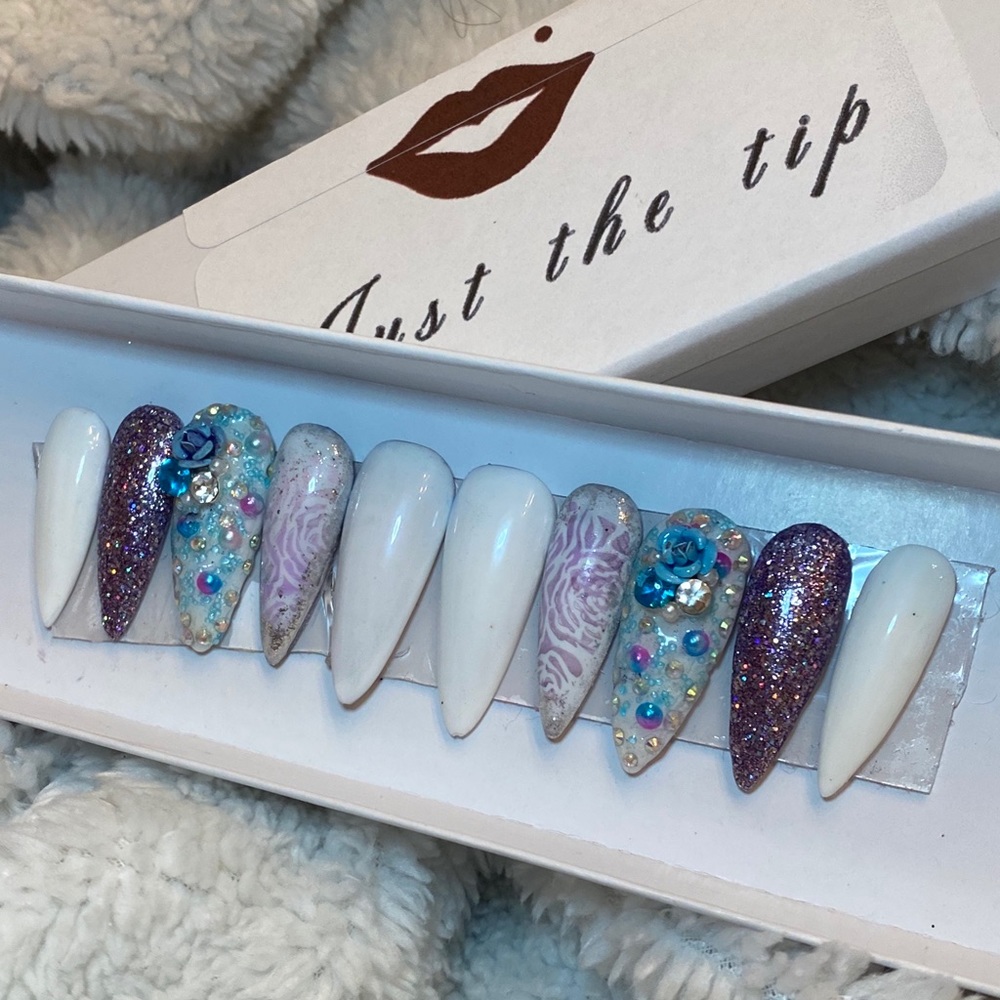 Press on nails